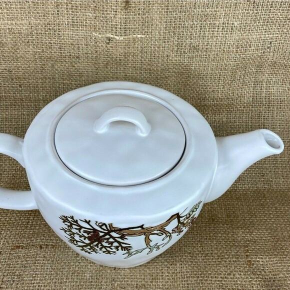 Spectrum Designz Ceramic Teapot Evergreen and Berries Embossed - Picture 2 of 8